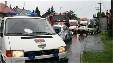 Baleset, Skoda hajtott a buszmegállóba.